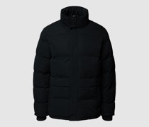 Steppjacke in unifarbenem Design mit Kapuze