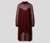 Spitzenkleid in Midilänge