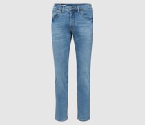 Regular Fit Jeans mit Label-Patch Modell 'CHUCK'