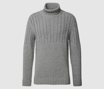 Strickpullover mit Zopfmuster