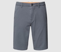 Chinoshorts mit Allover-Muster