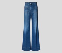 Flared Jeans mit Label-Stitching