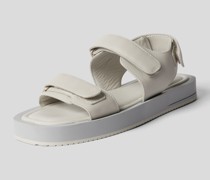 Sandalen mit Label-Details