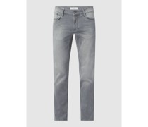 Slim Fit Jeans mit Stretch-Anteil Modell 'Chuck'