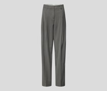 Stoffhose mit Bügelfalten