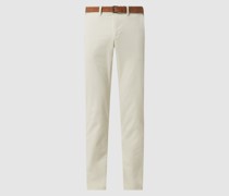 Chino mit Stretch-Anteil und Gürtel