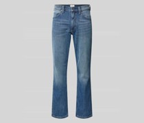 Straight Fit Jeans mit Label-Patch Modell 'TRAMPER'