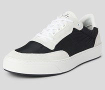 Sneaker mit Label-Detail