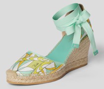 Wedges mit Allover-Muster