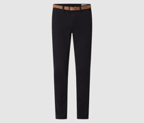 Slim Fit Chino mit Gürtel