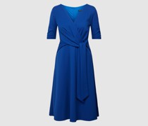Cocktailkleid mit V-Ausschnitt