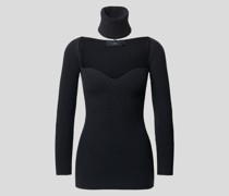 Pullover mit Herzausschnitt