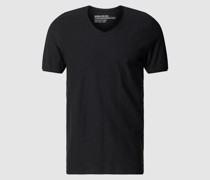 Regular Fit T-Shirt aus Baumwolle mit V-Ausschnitt