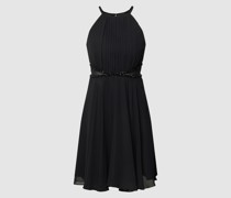 Cocktailkleid mit amerikanischem Ausschnitt