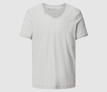 T-Shirt mit V-Ausschnitt