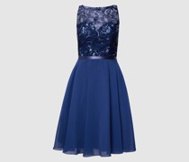Cocktailkleid mit floraler Stickerei