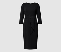 Knielanges Cocktailkleid mit Bindegürtel
