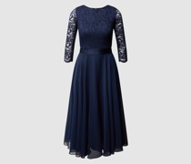 Cocktailkleid aus Häkelspitze