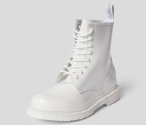 Glänzende Boots mit Schnürung