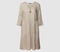 Knielanges Kleid mit Schlüsselloch-Ausschnitt