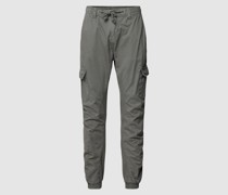 Cargohose mit elastischen Abschlüssen