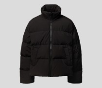 Daunenjacke mit Steppnähten