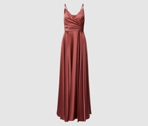Abendkleid mit Raffungen