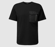 T-Shirt mit Brusttasche und Label-Detail