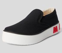 Slip-On-Sneaker mit Label-Prägung