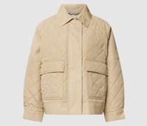 Steppjacke mit Pattentaschen