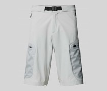 Regular Fit Shorts mit Reißverschlusstaschen Modell 'Expo'