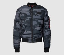 Steppjacke mit Camouflage-Muster