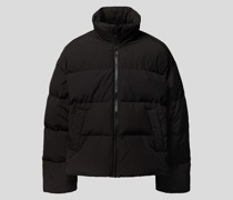 Daunenjacke mit Steppnähten