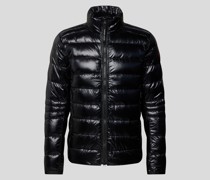 Glänzende Daunenjacke
