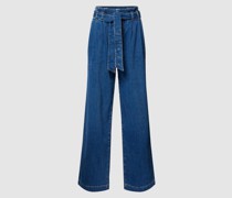 Feminine Fit Jeans mit Label-Patch