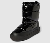 Boots mit Steppnähten und Label-Detail
