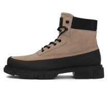 Schnürstiefel