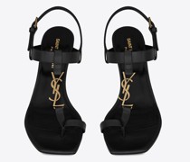 Cassandra Sandalen aus Glattleder mit Goldfarbenem Monogramm Schwarz