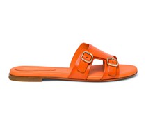 Orangefarbene Slider-Sandalen aus Leder mit Doppelschnalle