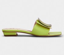 Mules Belle Vivier aus Lackleder mit Metallschnalle
