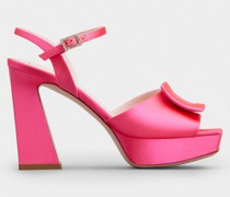 Sandalen Platform aus Satin mit bezogener Schnalle
