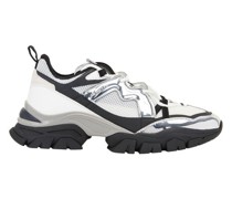 Sneakers Leave No Trace