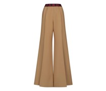 Ausgestellte Hose