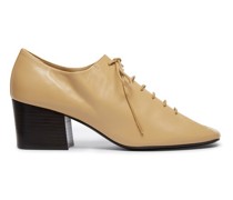 Derbies mit Absätzen