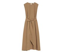 Tailliertes Kleid