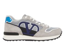 Sneakers V Logo