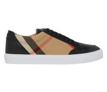 Sneakers mit Karo-Print