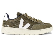 Veja SNEAKERS V-12 in Green
