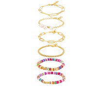 Amber Sceats MEHRLAGIGES ARMBAND in Metallic Gold.