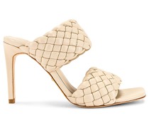 RAYE HIGH-HEELS REIGN in White